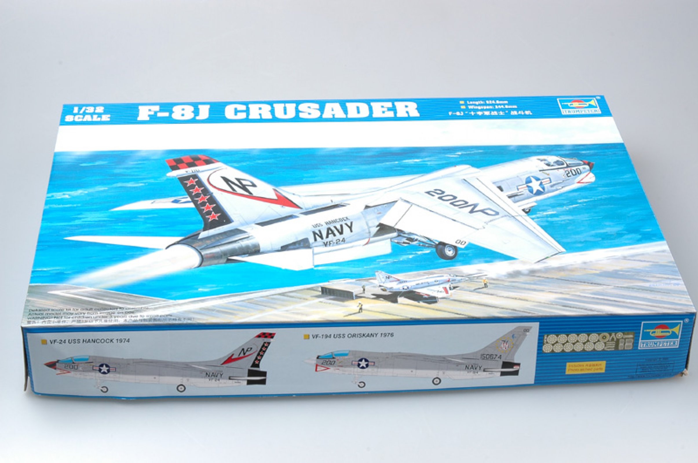 Trumpeter TRU2273 F-8J Crusader / 1:32